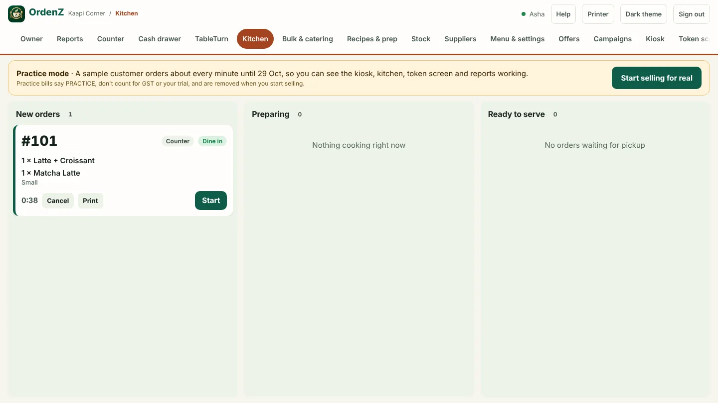 The kitchen screen in practice mode, with sample orders and the practice banner